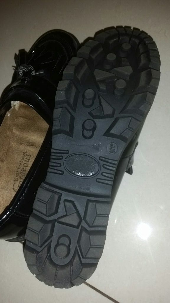 Nowe Buty mokasyny lakierki Gorgeous rozm. 39