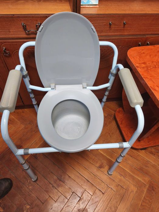 Стілець - туалет