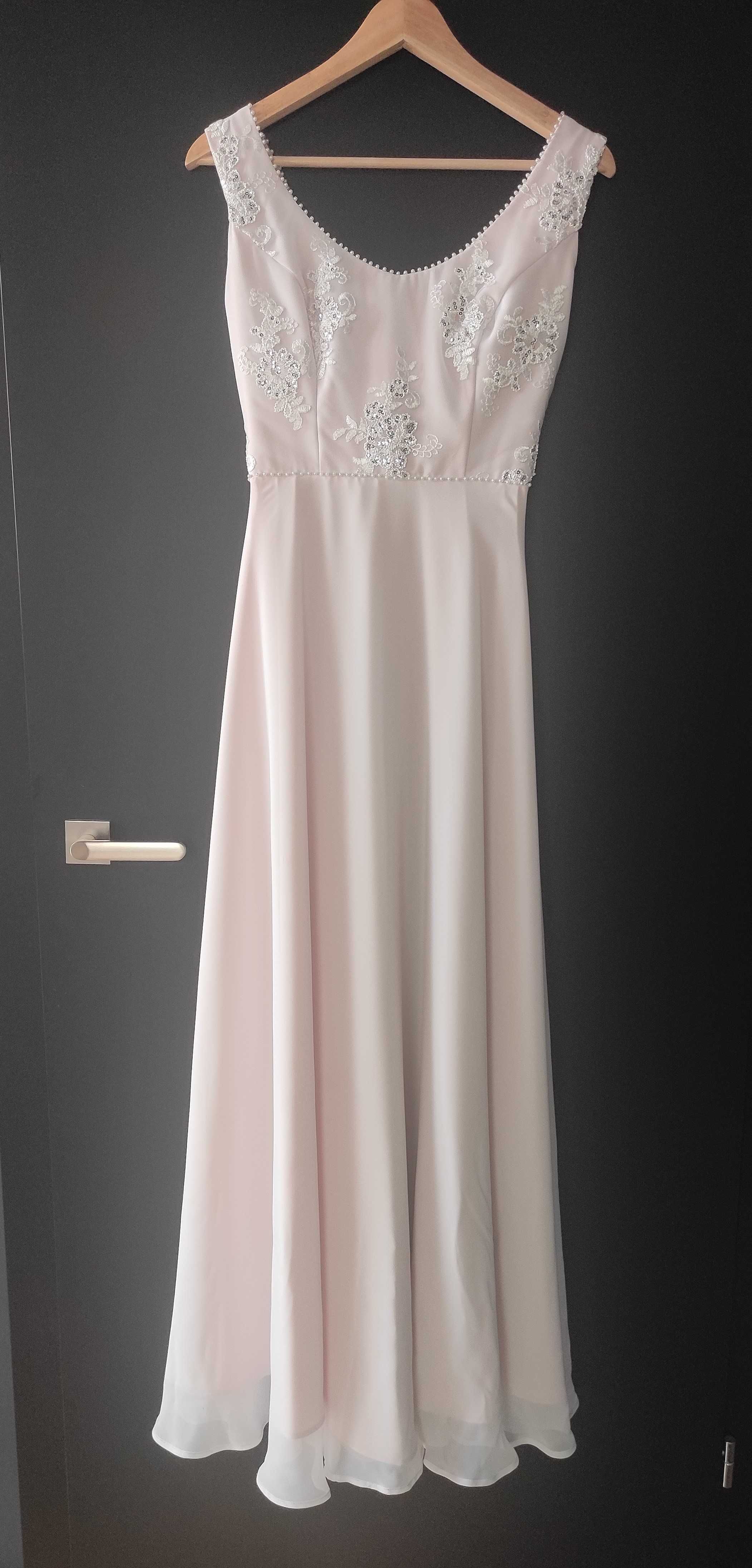 Suknia ślubna z koronkowym gorsetem w kolorze bladego różu
