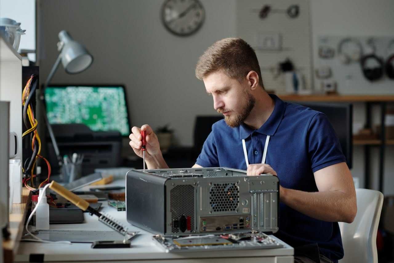 Ремонт ноутбуків, телевізорів, роутерів та самокатів  — виїзд додому