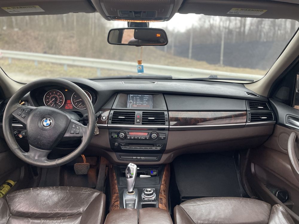 Продам BMW X5 3.0 газ/бензин