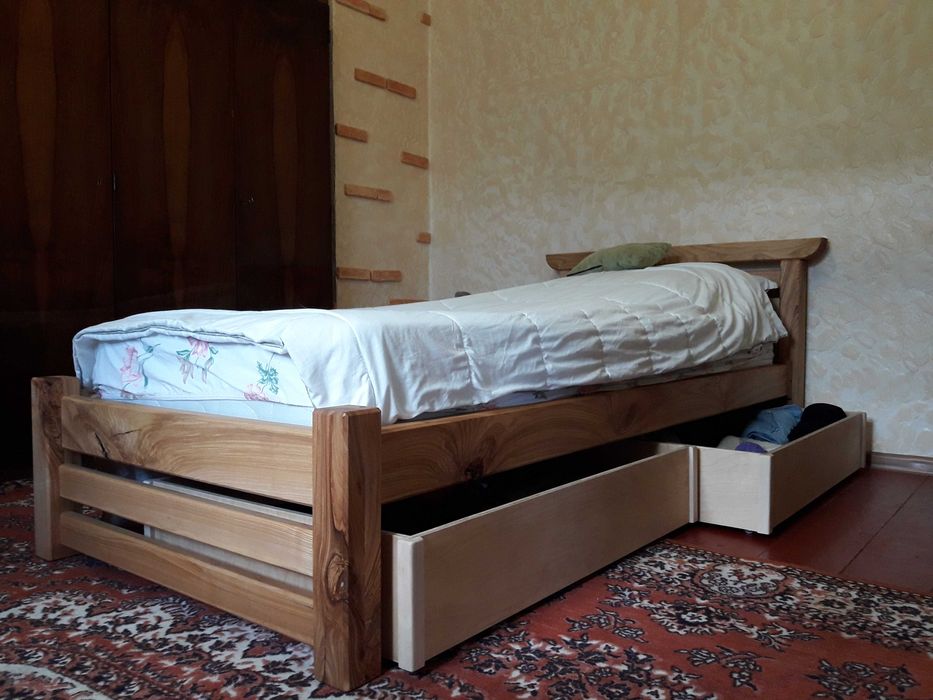 Комплект деревянной, эксклюзивной мебели. Банально? Но факт!