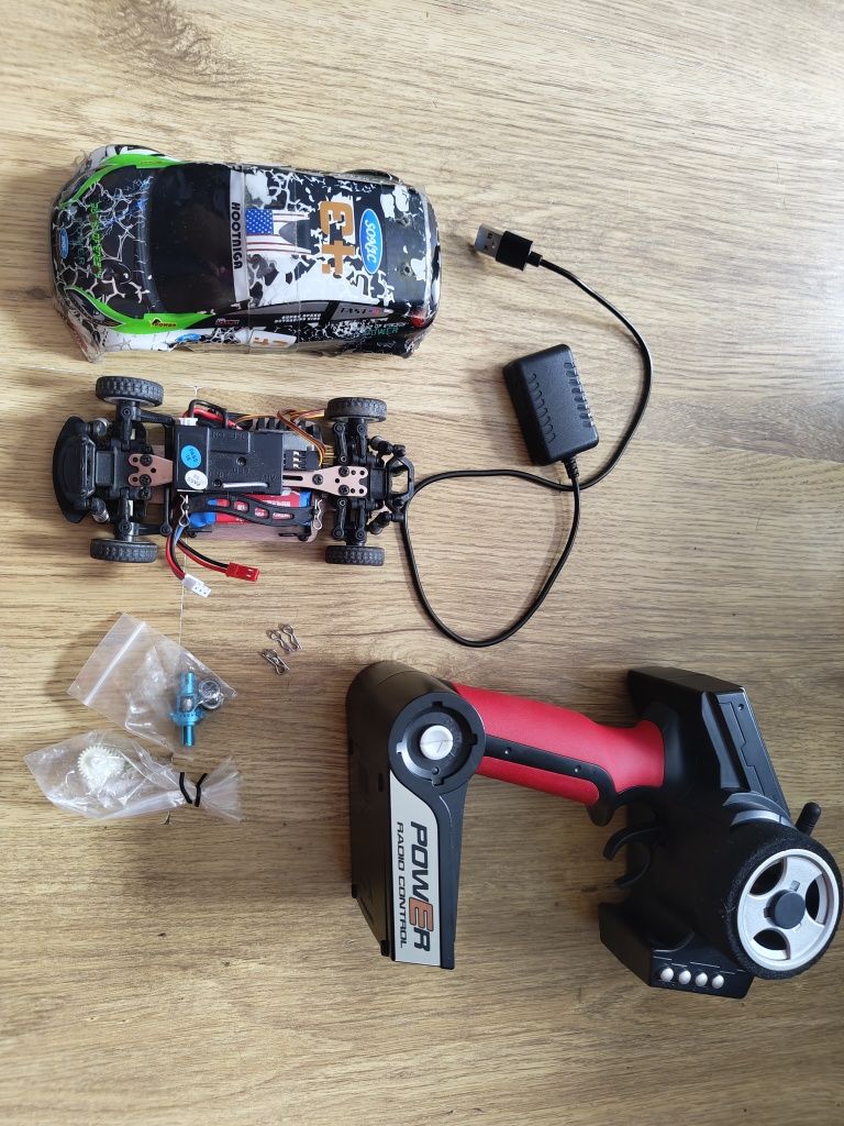 Samochód zdalnie sterowany RC do driftu k989