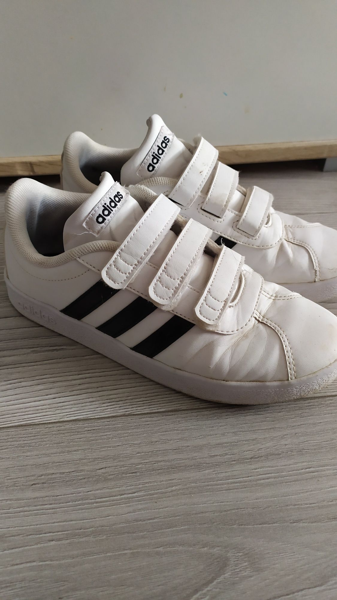 Buty dziecięce firmy Adidas rozm.35