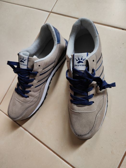 Tênis casuais novos