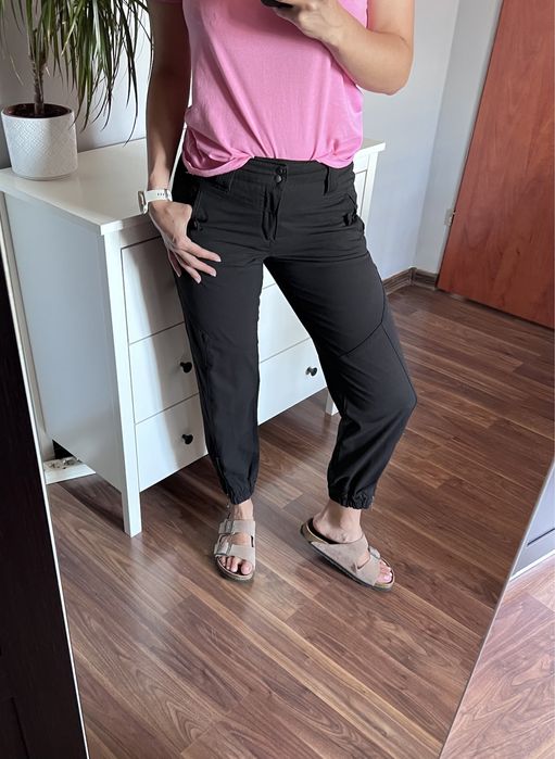 36(S) czarne spodnie joggery Lindex