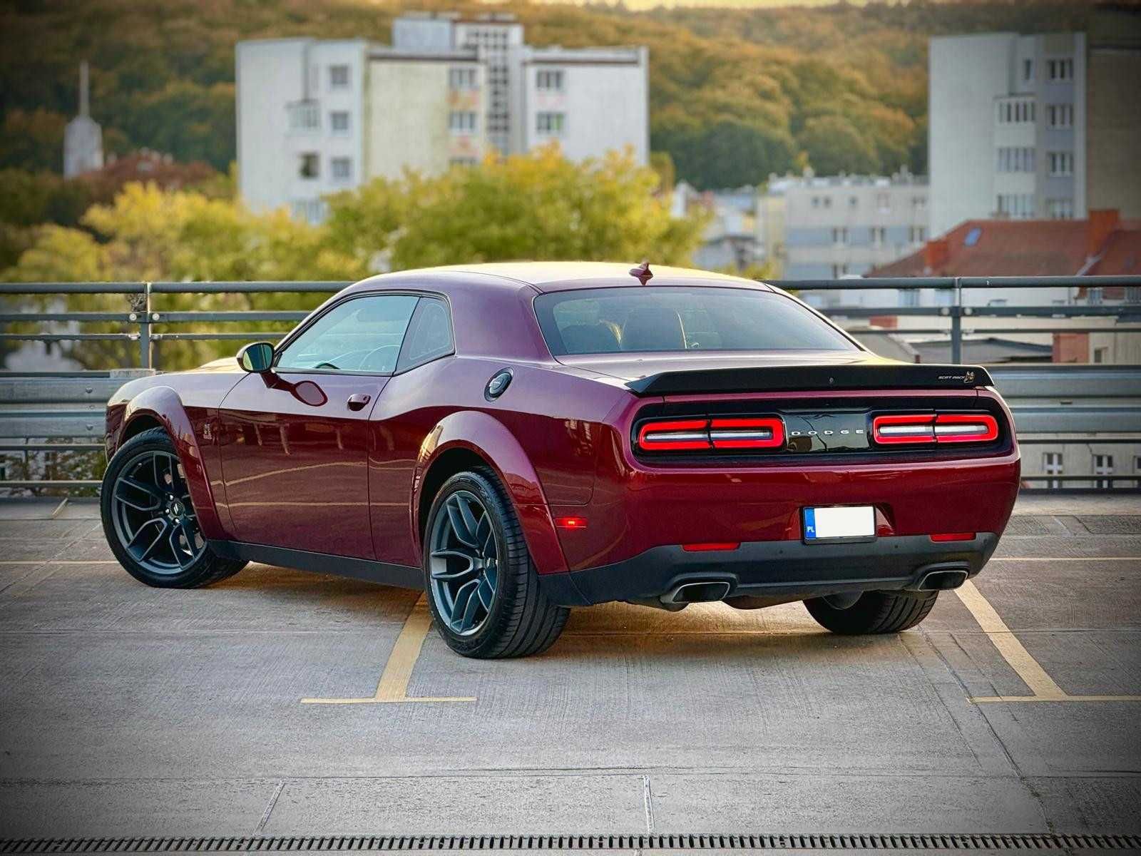 Wynajem Dodge Challenger 5.7 V8 - wypożyczalnia samochodów.