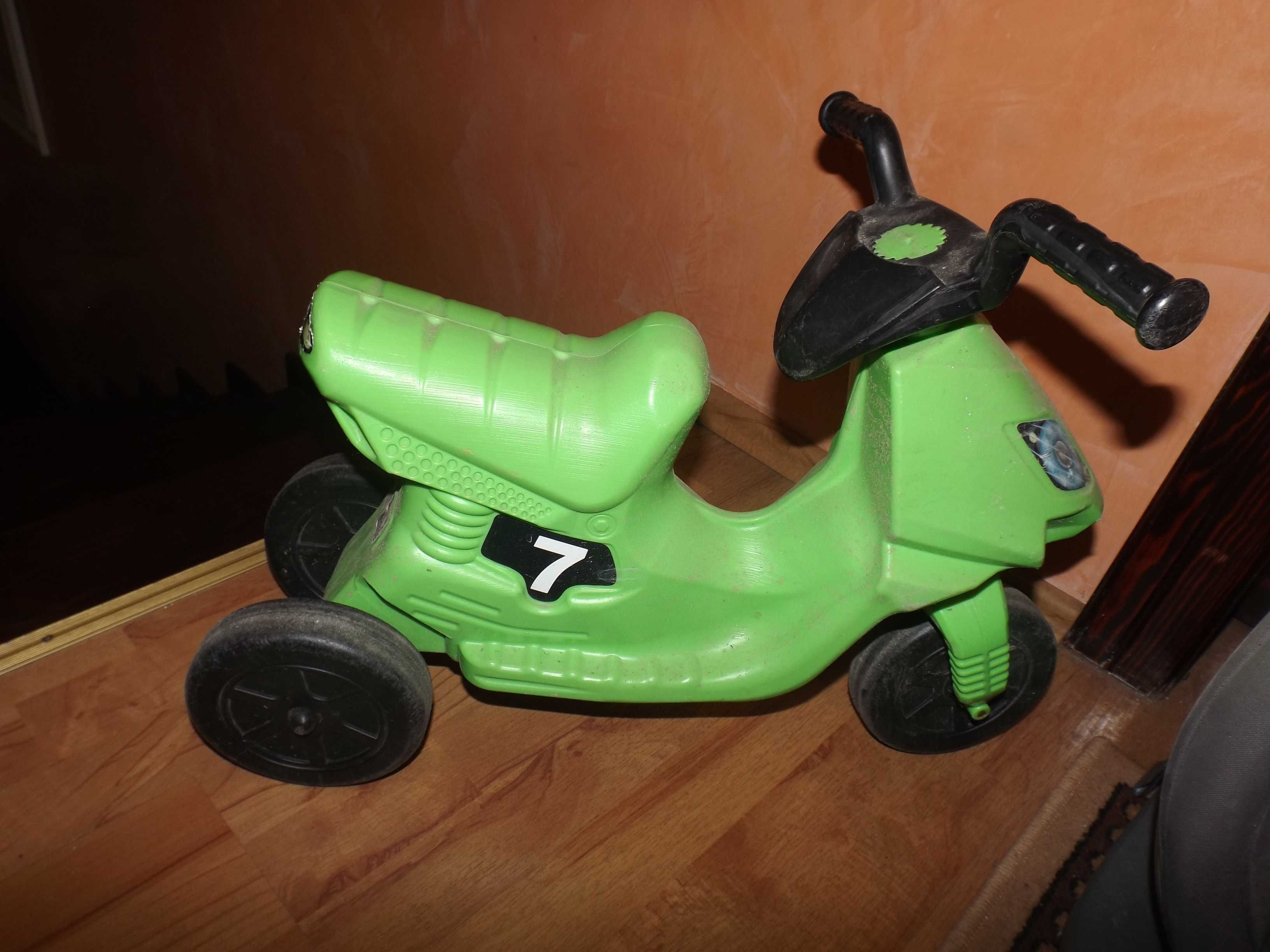 zielony motor lub czerwony pchacz dla dzieci