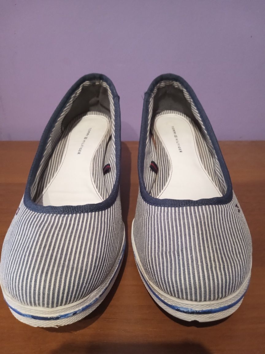 Buty Tommy Hilfiger na koturnie rozmiar 40