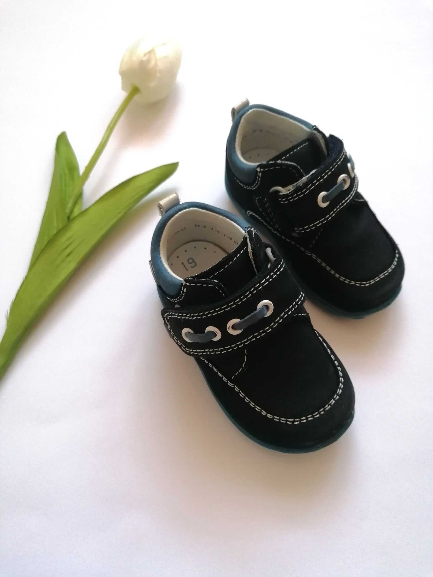 Granatowe buty niemowlęce trzewiki chodaki z grubą podeszwą na rzepy u