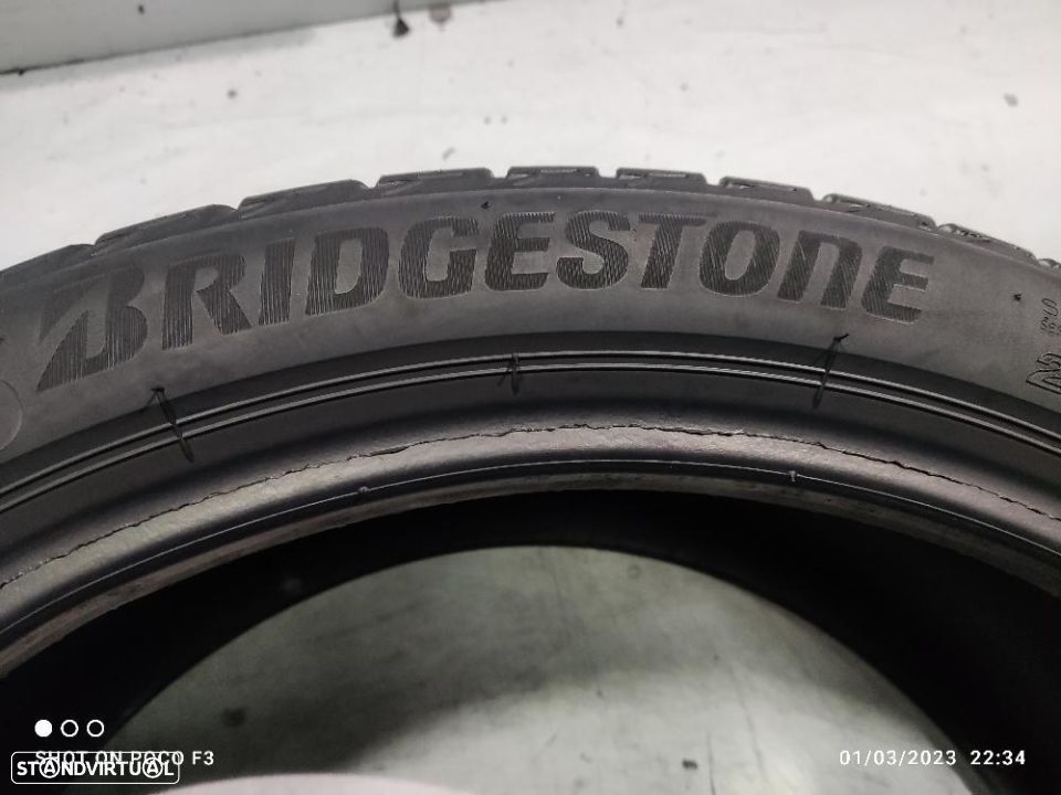 2 pneus semi novos 225-40r18 bridgestone - Oferta dos portes-120 Euros