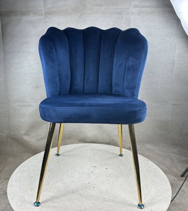 Krzeslo Lisa Granat w ksztalcie muszelki glamour tulipan