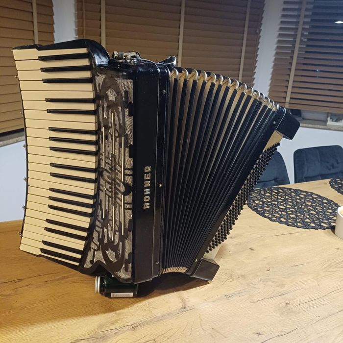 Akordeon Hohner Organola de lux 4/5 chory