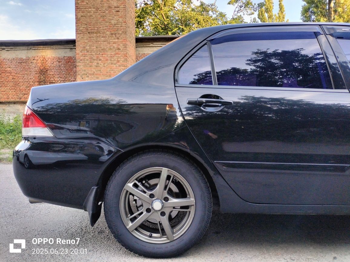 Mitsubishi lancer 9