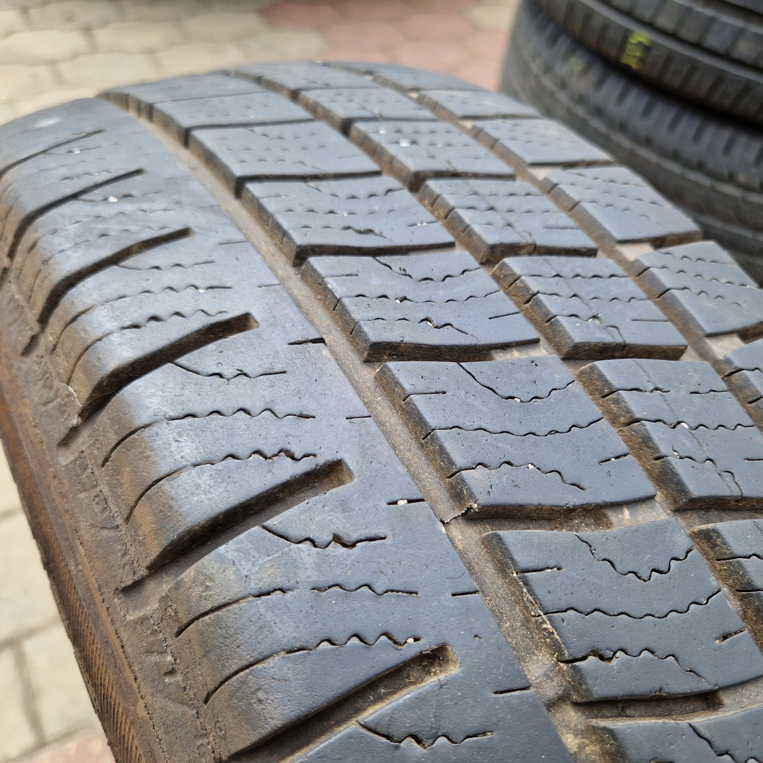 Goodyear Cargo Vector 2 205/65R16C 17R 7,5mm 1X