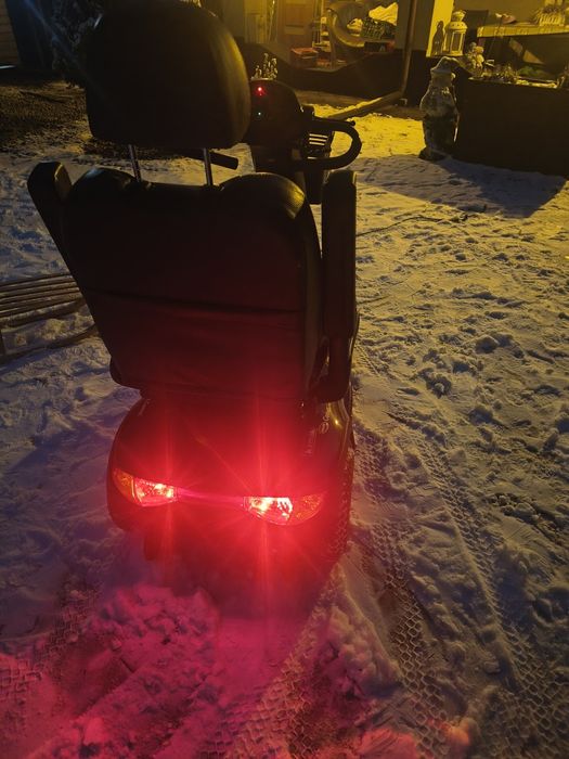 Skuter wuzek elektryczny dla seniorów.