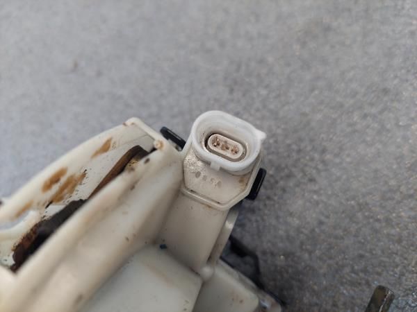 Fechadura / fecho porta frente direito VOLKSWAGEN Polo (6N)