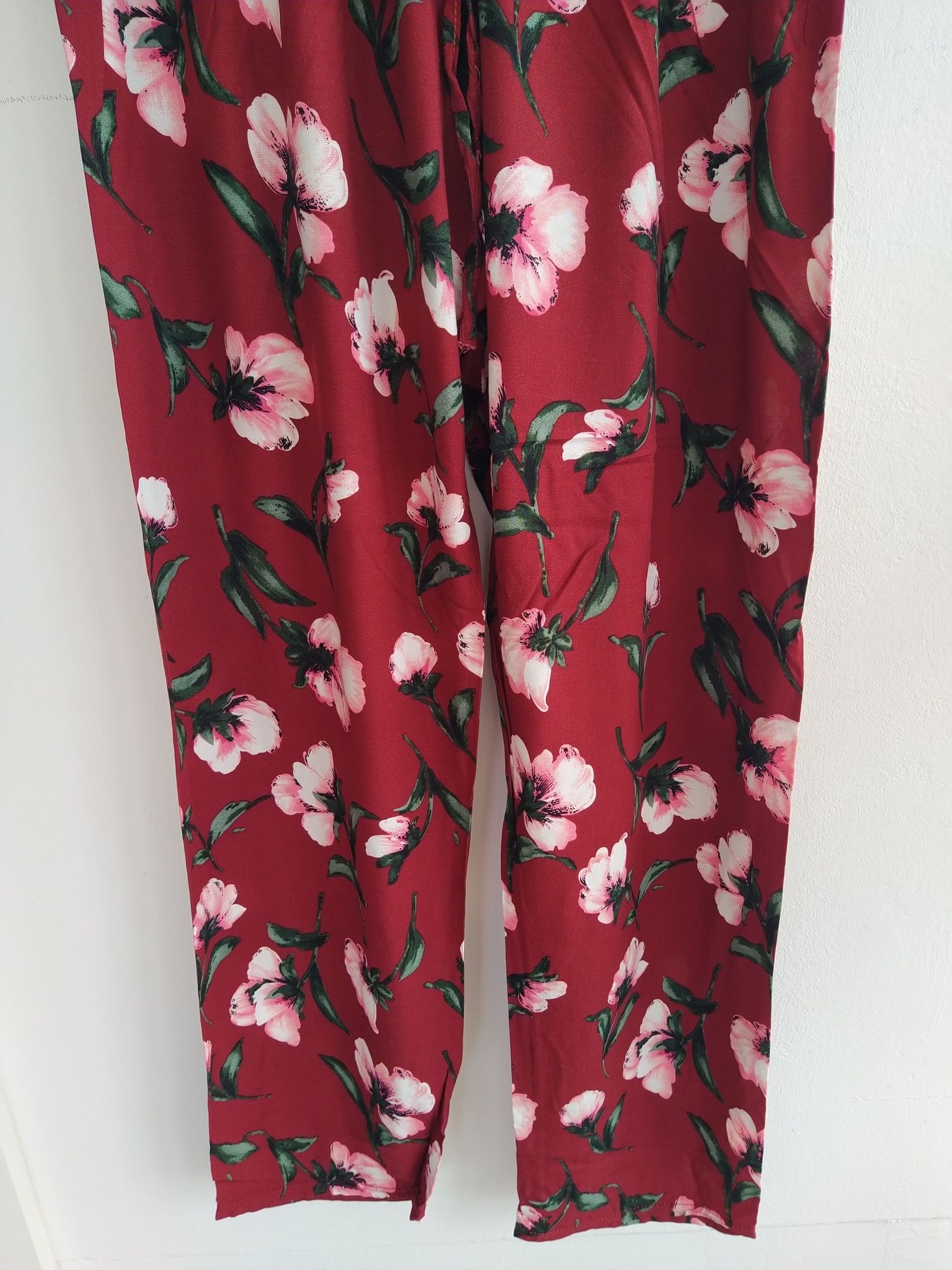 Calças bordeaux floridas - Tamanho XL/XXL