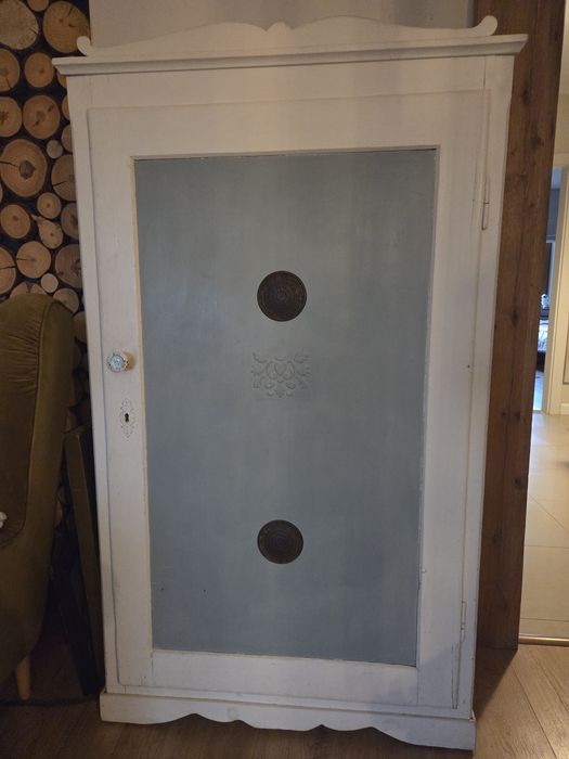 Szafka mebel odnowiony