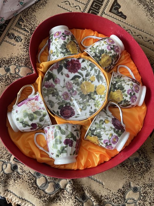 Посуд. Чашки, креманки