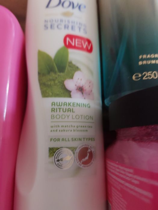 Zestaw kosmetyków Victoria's Secret peeling mgiełka żel balsam