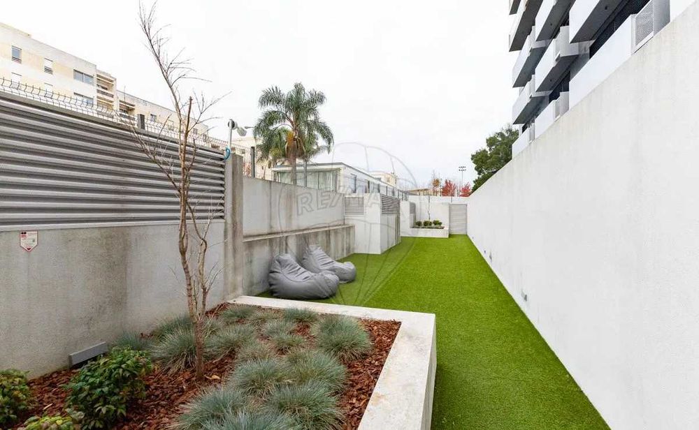 Arrenda-se T0 no Edifício E-volution - City Golf - Senhora da Hora