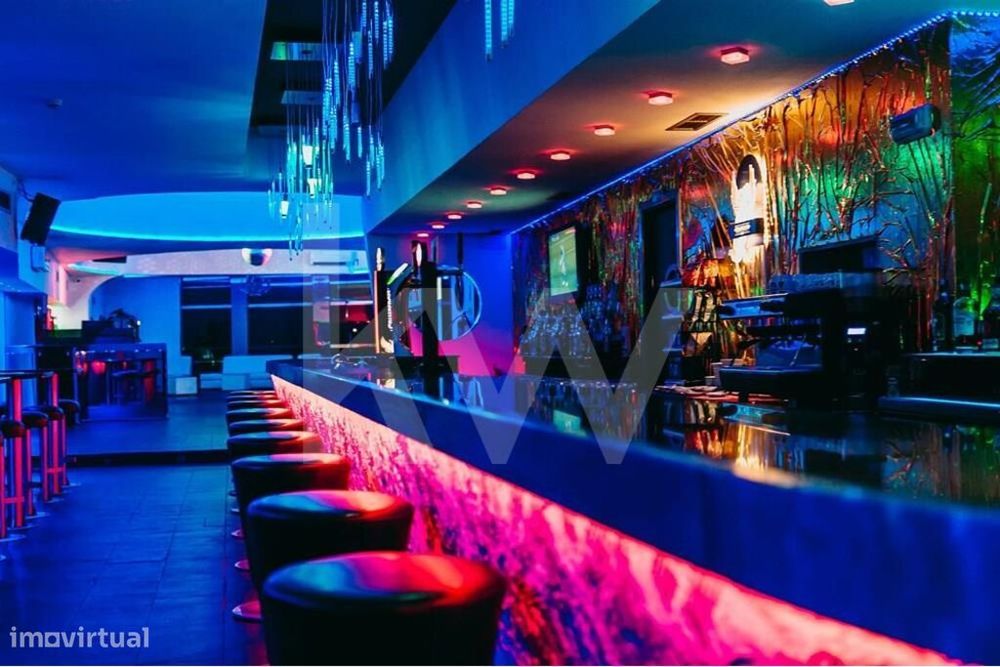 Oportunidade de Negócio -  Trespasse Café/Bar/Danceteria/Restaurante e