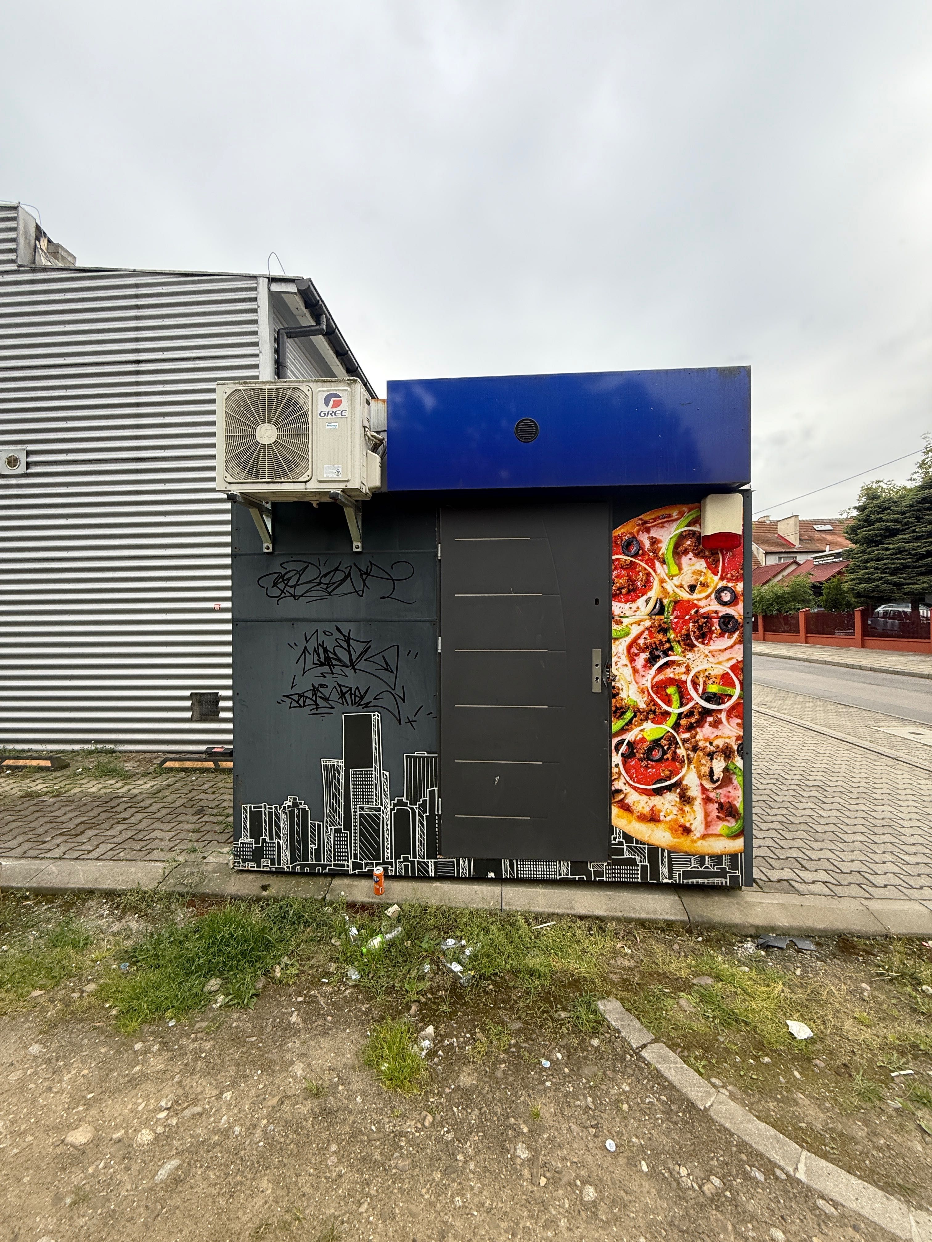 W pełni wyposażony kontener gastronomiczny 6x3m