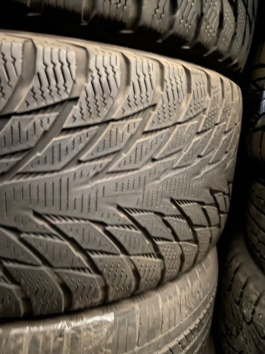 255/45/18 Nokian Hakkapeliita R2