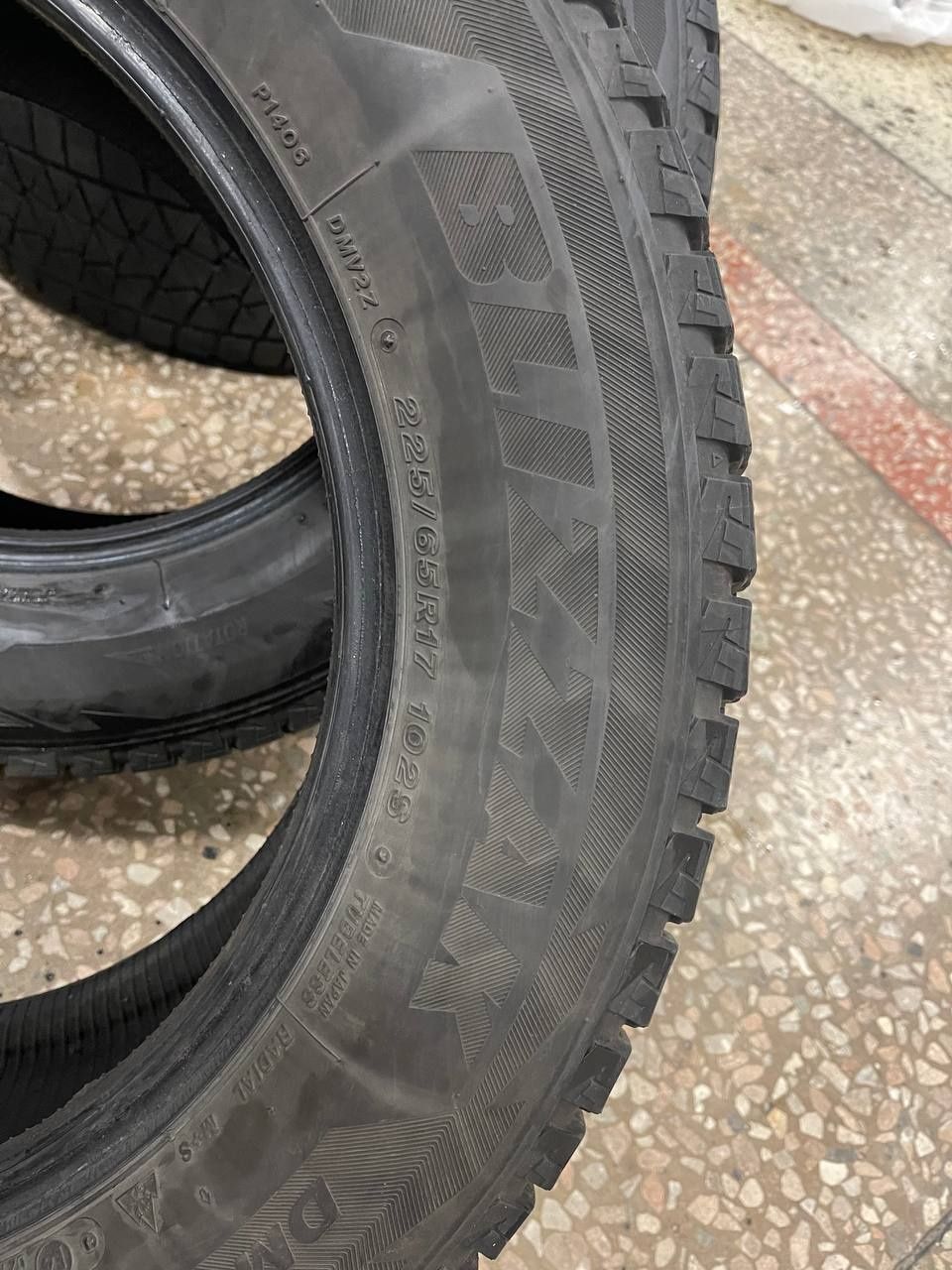 Зимова гума r 17 225/65 Bridgestone Blizzak