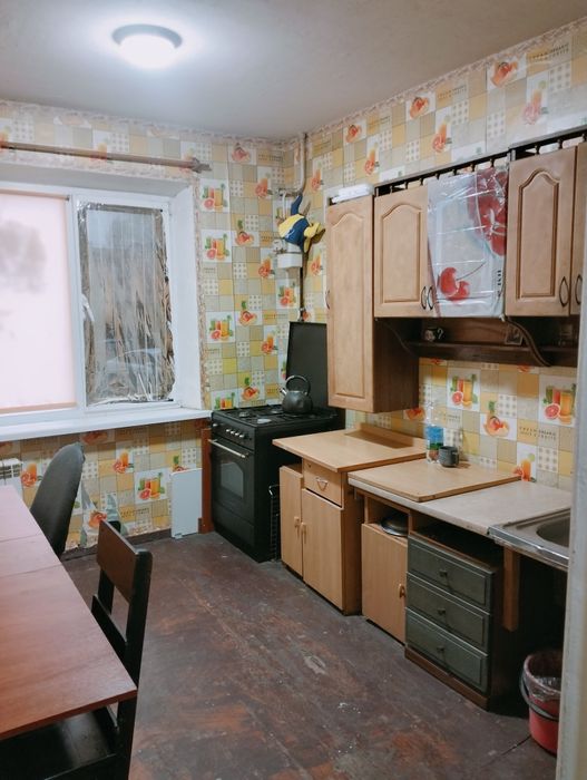 3кімн 1 поверх Харківська 58 порожня беруть всих