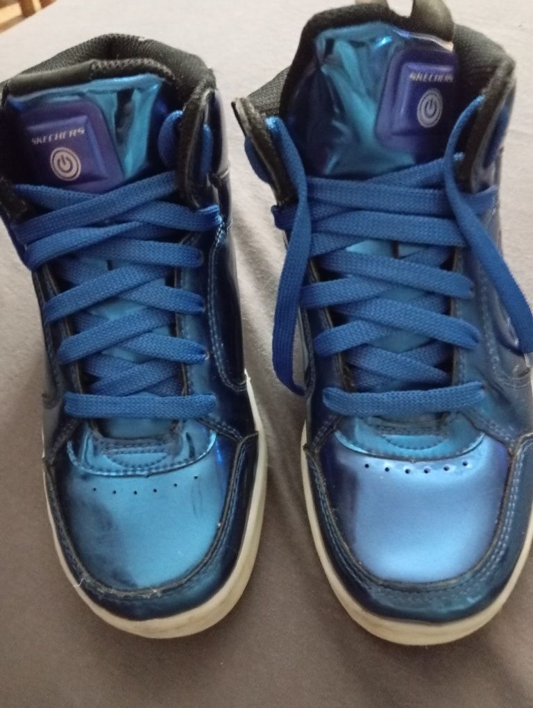 Tênis skechers energy