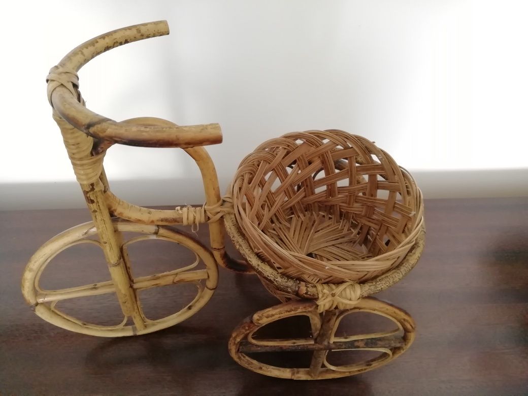 Floreira triciclo em bambu