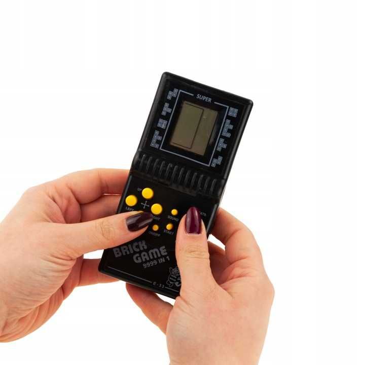 Kieszonkowa konsola Tetris z lat 90 na baterie