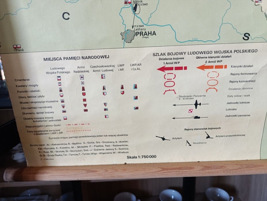 Stara mapa na płótnie z 1978 rok miejsca pamięci narodowej PRL