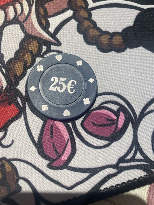 Продаю фішку 25 євро для покеру або для колекції