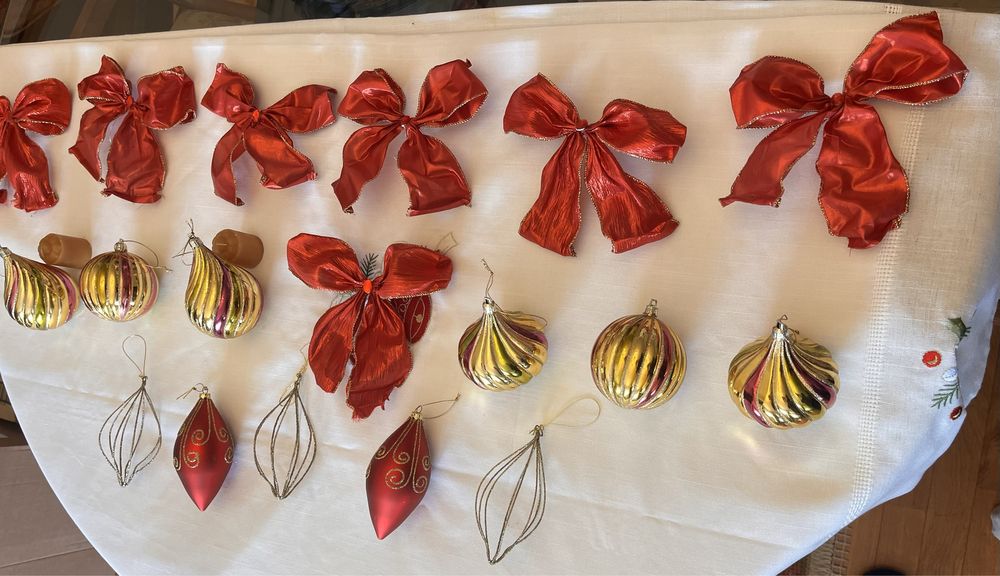 Luxuosas decoraçǒes para árvore de Natal