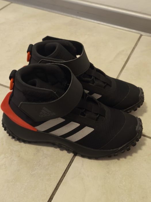 Buciki Adidas
Buty sportowe,