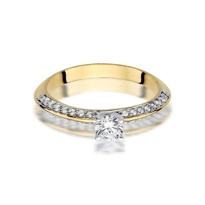 Złoty pierścionek z brylantami