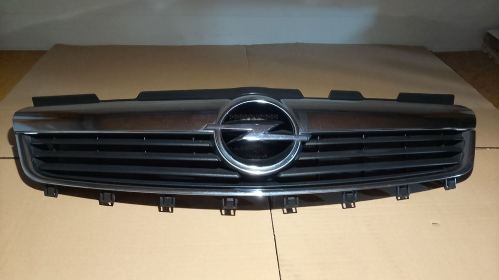 Atrapa chłodnicy Opel Zafira B