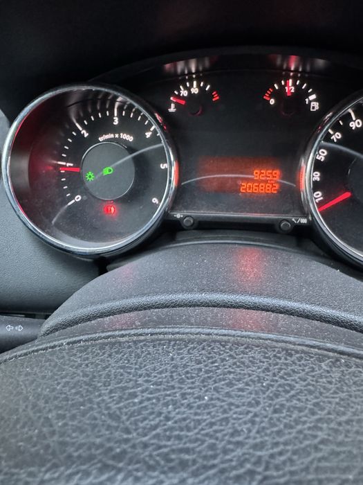 Peugeot 5008  1.6 hdi