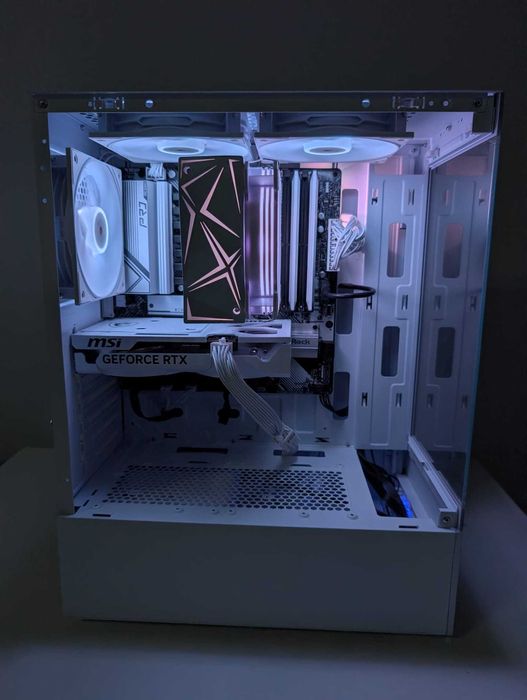 Cały Biały Komputer Gamingowy R5 7500F/RTX5060/32GB DDR5/600W, FVAT23%