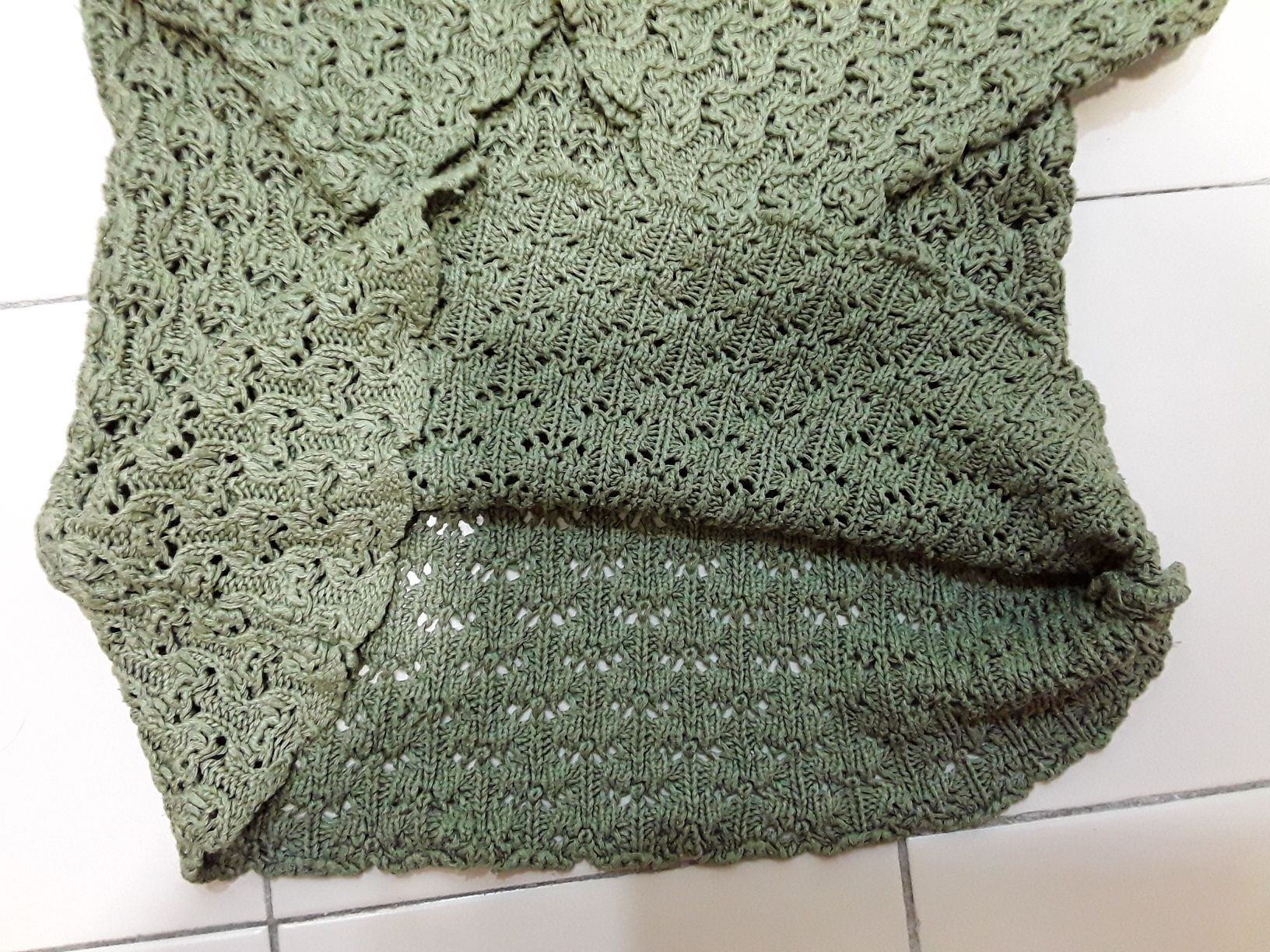 Blusa / camisola em tricô em verde seco tam. S/M (?)