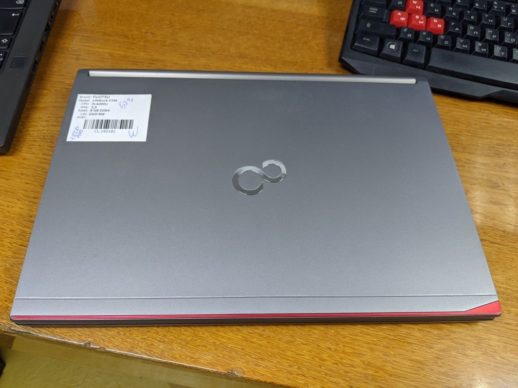 Ноутбук Fujitsu  LifeBook E736