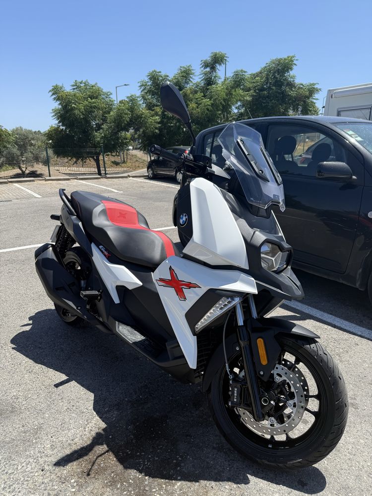 BMW C400 X — apenas 1.248 km rodados — Na garantia — Estado de Nova