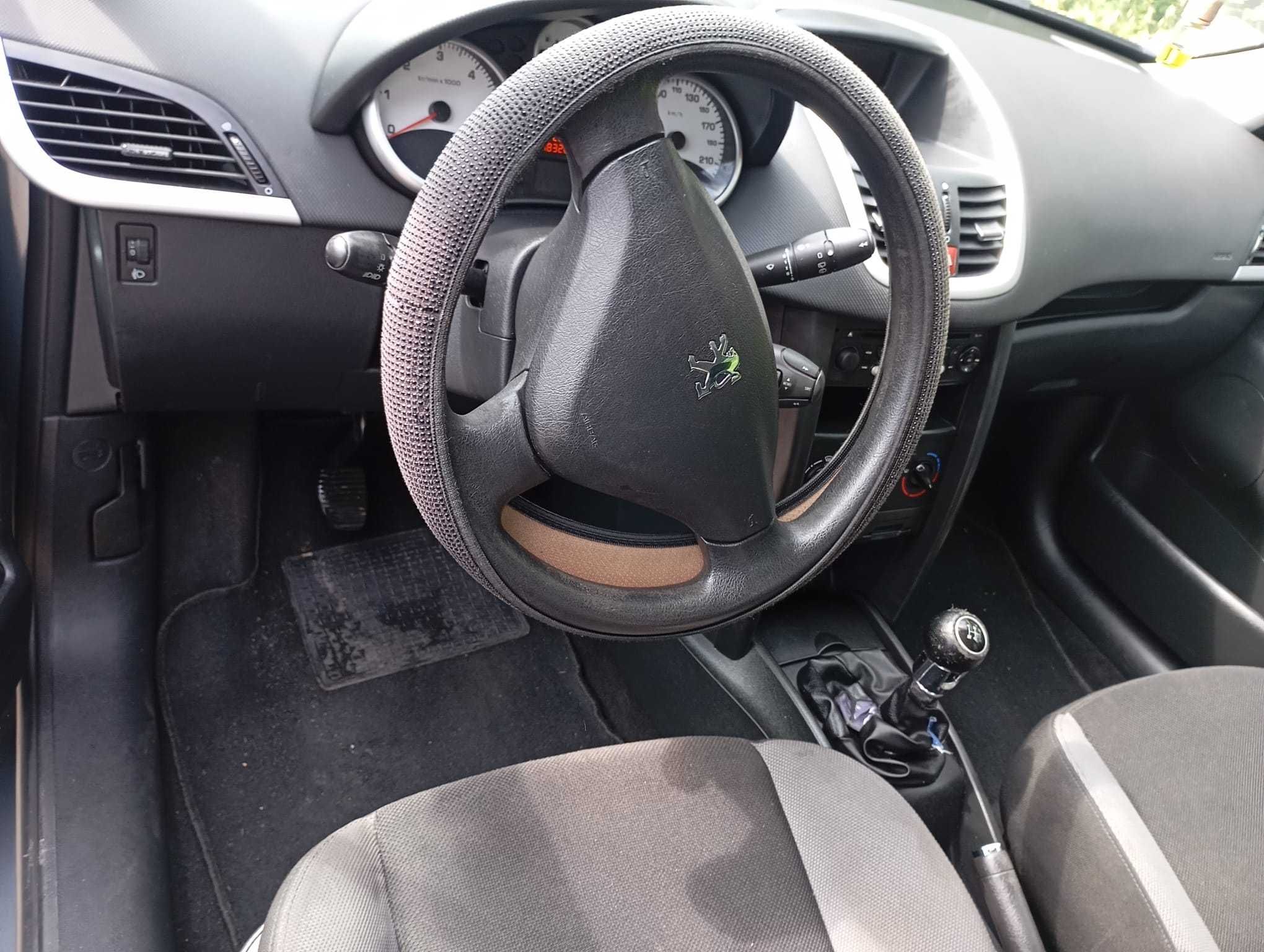 Peugeot 207 1.4 HDi (2008) – Gasoleo, Negociavel