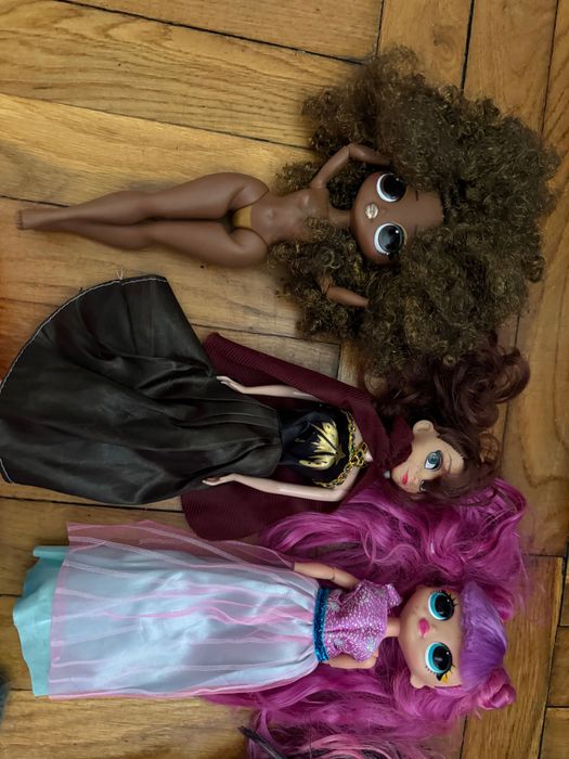 4. Duża paczka lalek Barbie , LOL itp.