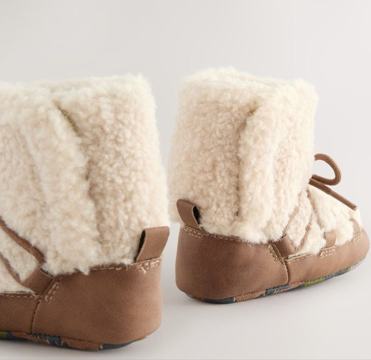 Теплі чоботи для немовляти