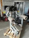 Maszyna na barki Gym 80 sygnum shoulder raise
