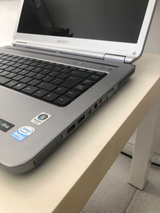 Computador Portátil SONY VAIO VGN-NR31E/S - DUAL CORE - 2GB - 200GB